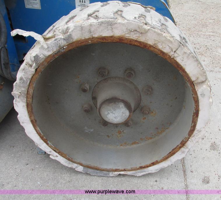 image for item F7459 2008 Genie Z30/20N boom lift