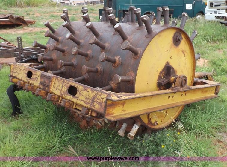 Single drum sheep foot roller in Woodward, OK Item H1781 sold