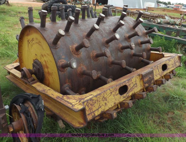 Single drum sheep foot roller in Woodward, OK Item H1781 sold