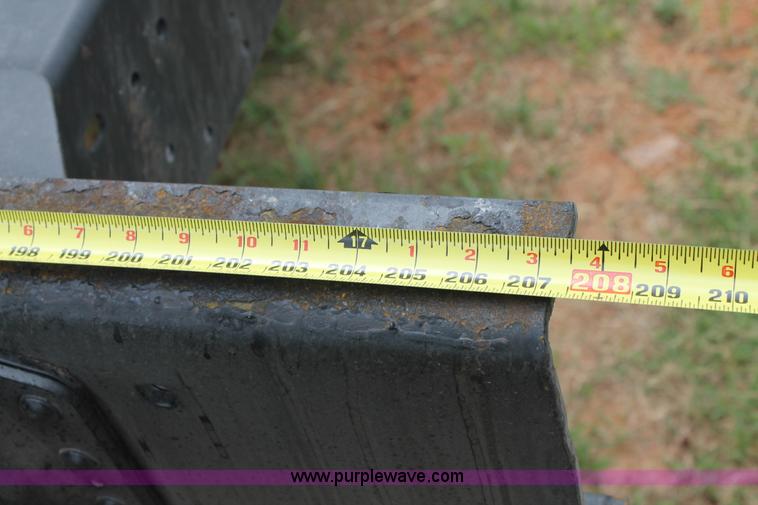 image for item H2987 2006 Chevrolet C6500 cab and chassis