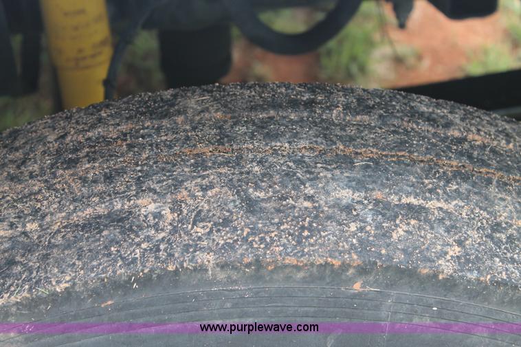 image for item H2987 2006 Chevrolet C6500 cab and chassis