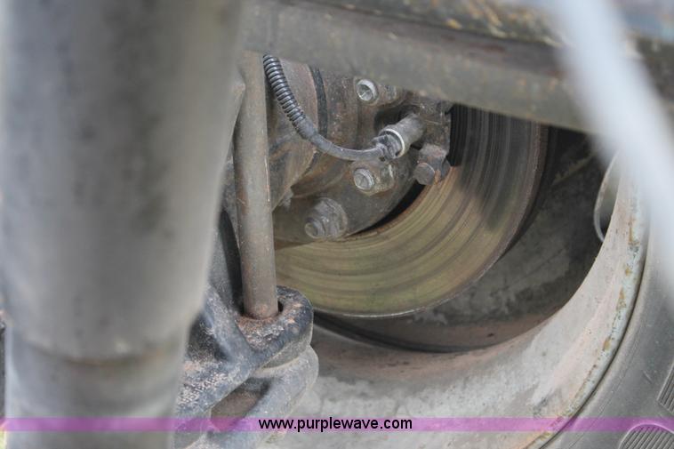 image for item H2987 2006 Chevrolet C6500 cab and chassis