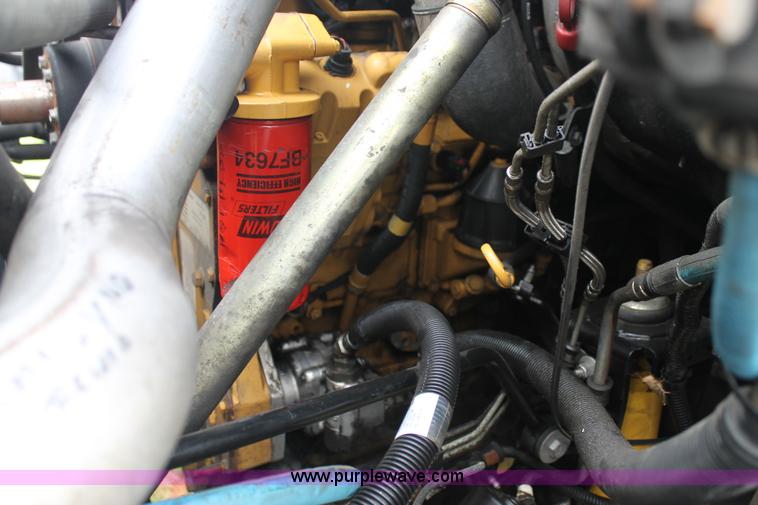 image for item H2987 2006 Chevrolet C6500 cab and chassis