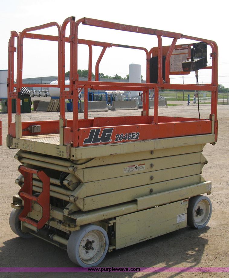 image for item H5314 2001 JLG 2646E2 scissor lift