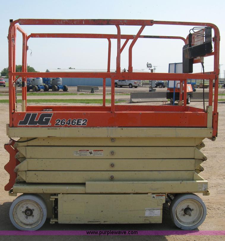 image for item H5314 2001 JLG 2646E2 scissor lift