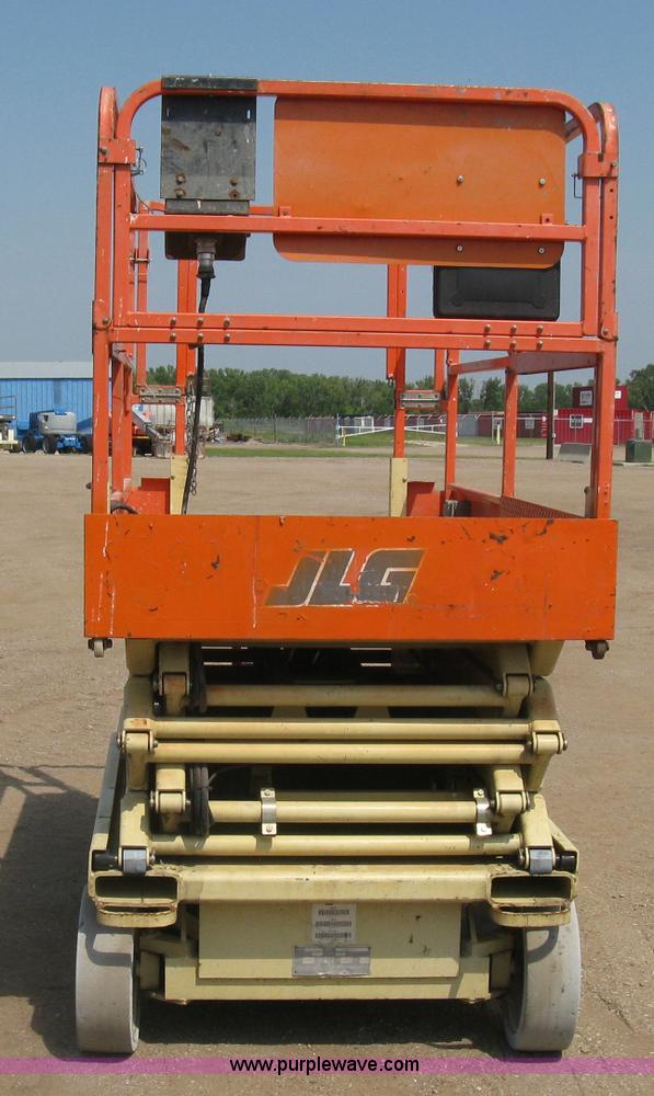 image for item H5314 2001 JLG 2646E2 scissor lift