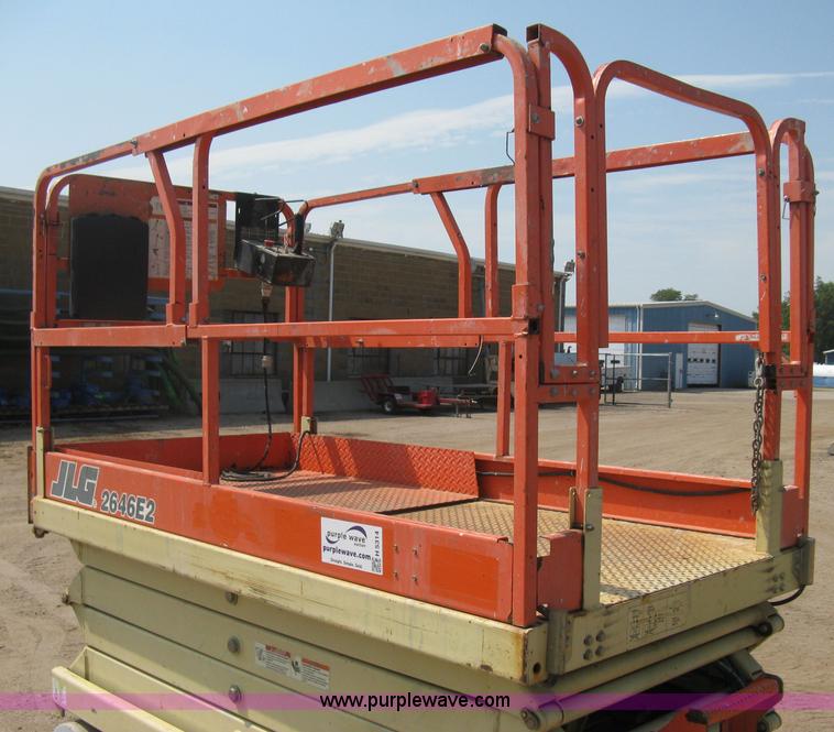 image for item H5314 2001 JLG 2646E2 scissor lift
