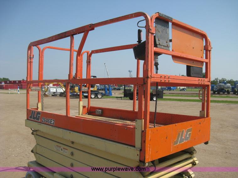 image for item H5314 2001 JLG 2646E2 scissor lift