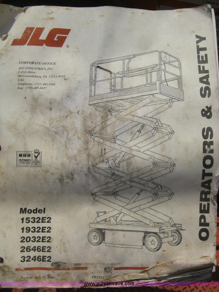 image for item H5314 2001 JLG 2646E2 scissor lift