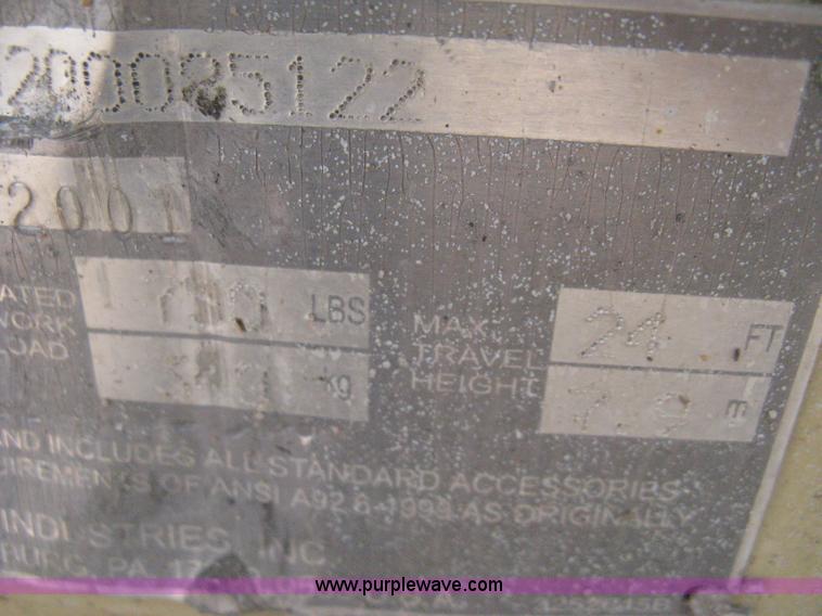 image for item H5314 2001 JLG 2646E2 scissor lift