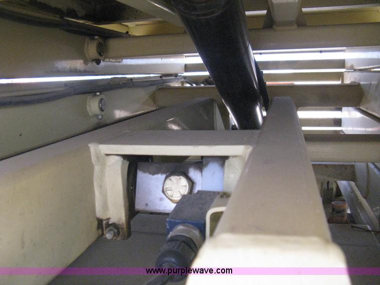 image for item H5314 2001 JLG 2646E2 scissor lift