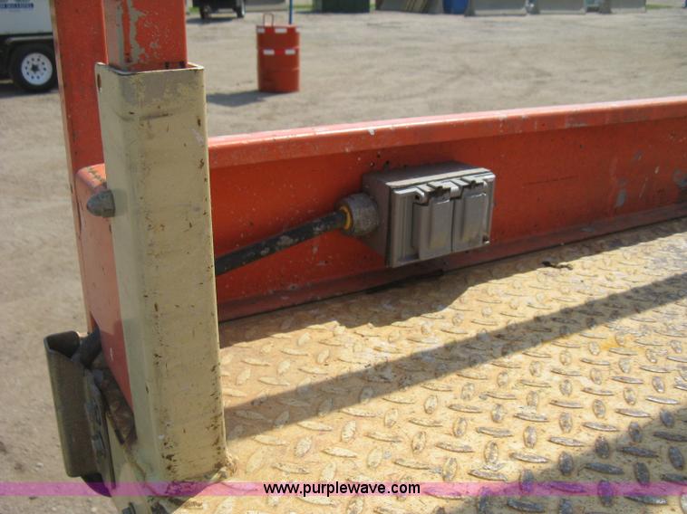 image for item H5314 2001 JLG 2646E2 scissor lift
