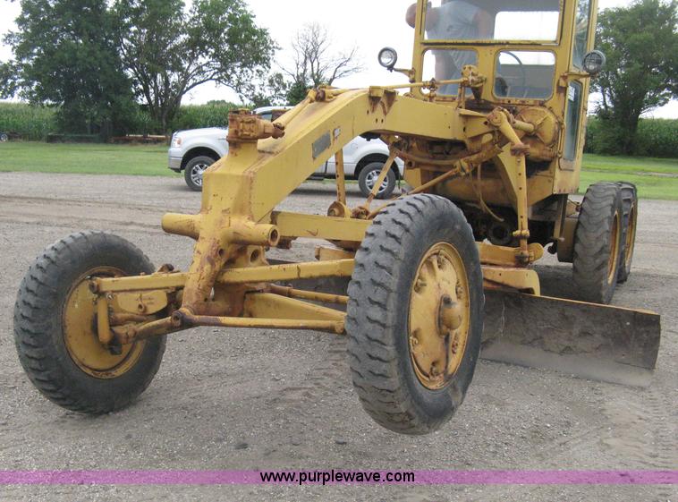 image for item H5323 Caterpillar 212 motor grader
