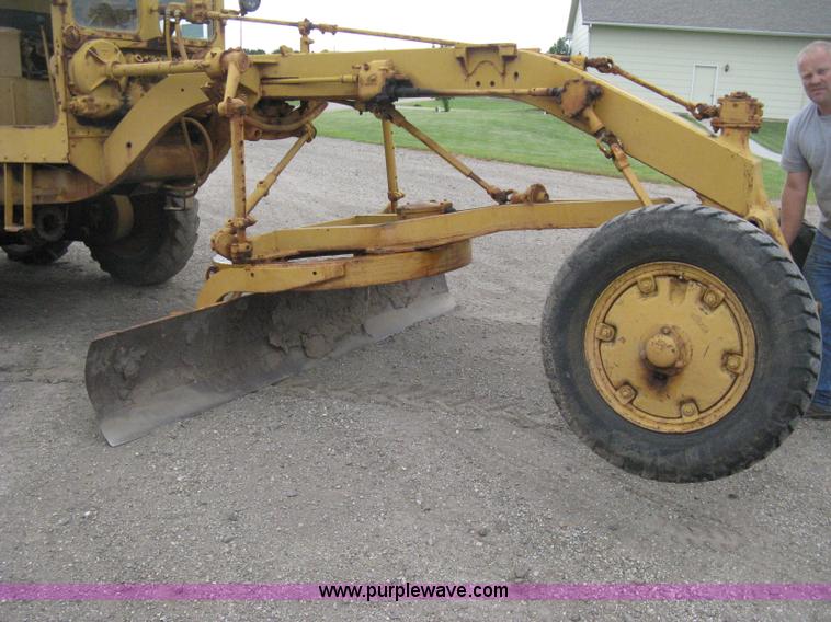 image for item H5323 Caterpillar 212 motor grader