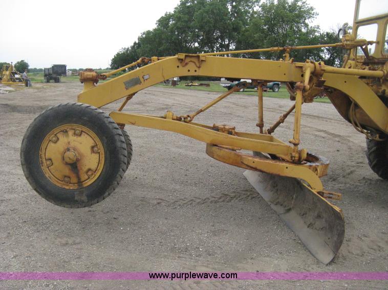 image for item H5323 Caterpillar 212 motor grader