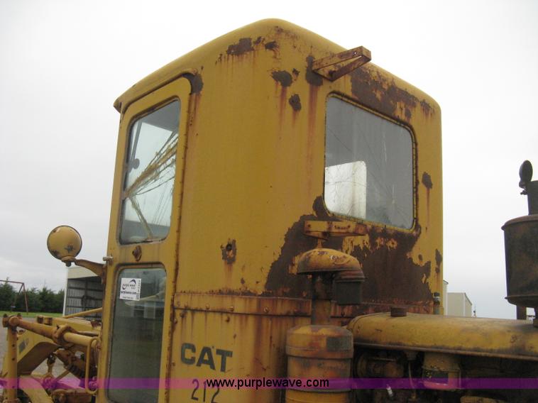 image for item H5323 Caterpillar 212 motor grader