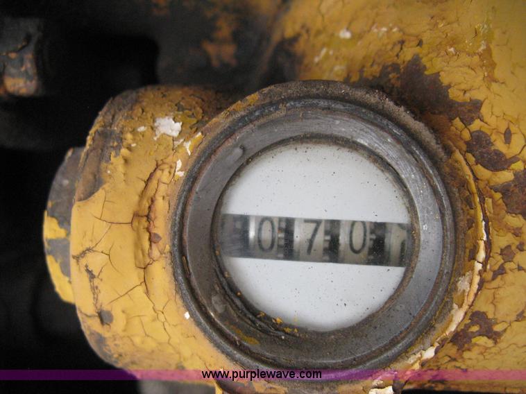 image for item H5323 Caterpillar 212 motor grader