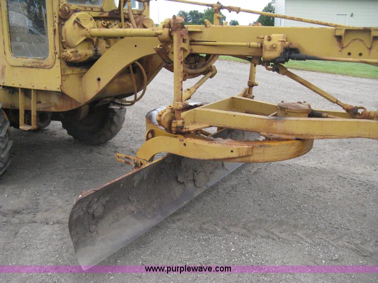 image for item H5323 Caterpillar 212 motor grader