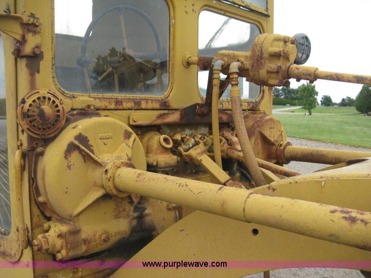 image for item H5323 Caterpillar 212 motor grader