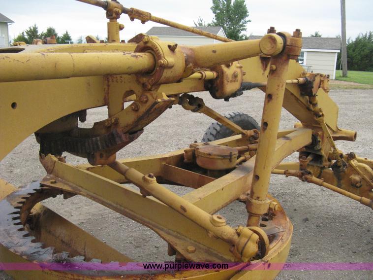 image for item H5323 Caterpillar 212 motor grader