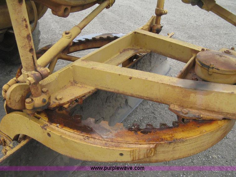 image for item H5323 Caterpillar 212 motor grader