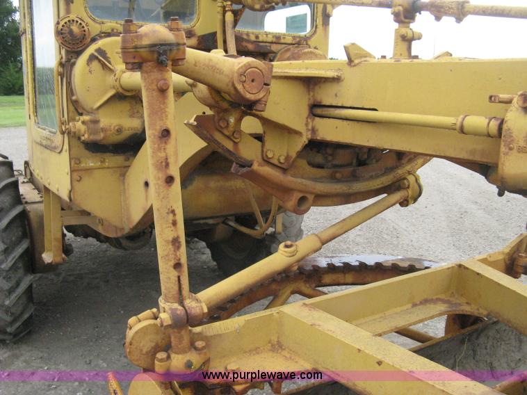 image for item H5323 Caterpillar 212 motor grader
