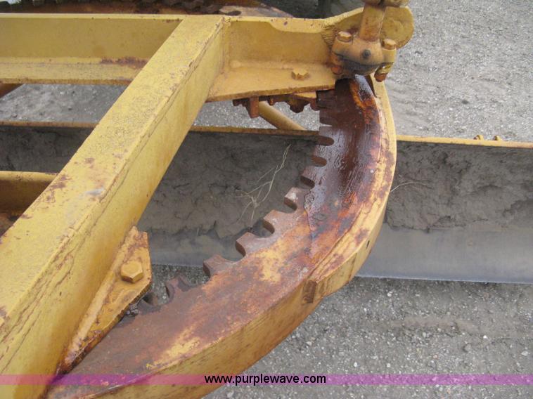 image for item H5323 Caterpillar 212 motor grader