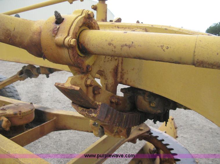image for item H5323 Caterpillar 212 motor grader