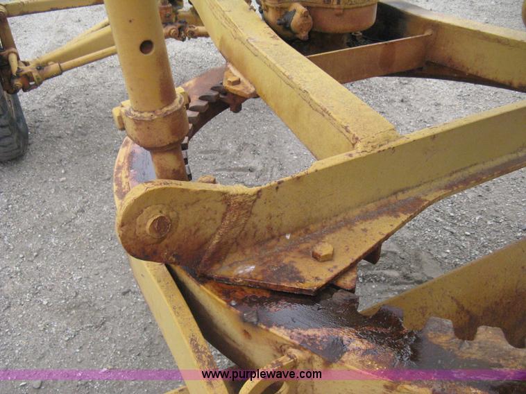 image for item H5323 Caterpillar 212 motor grader