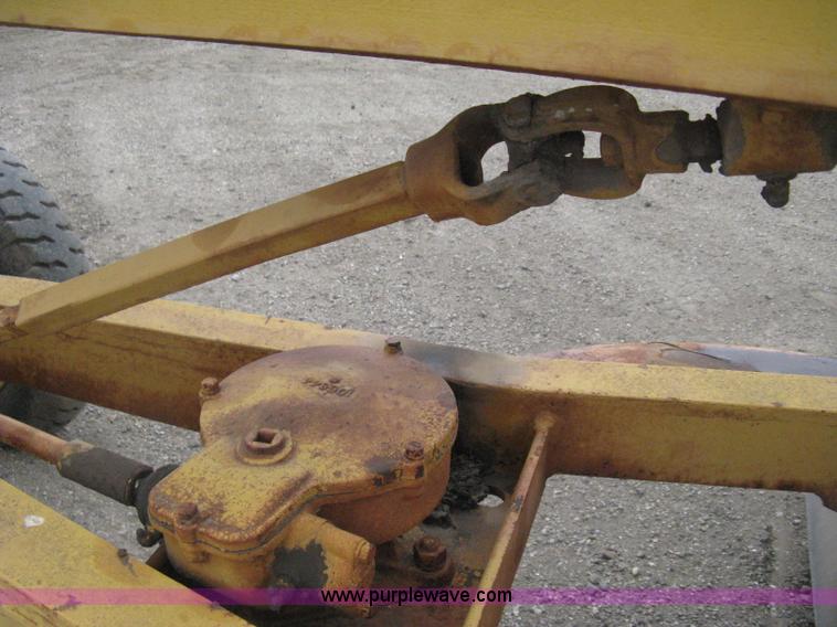 image for item H5323 Caterpillar 212 motor grader