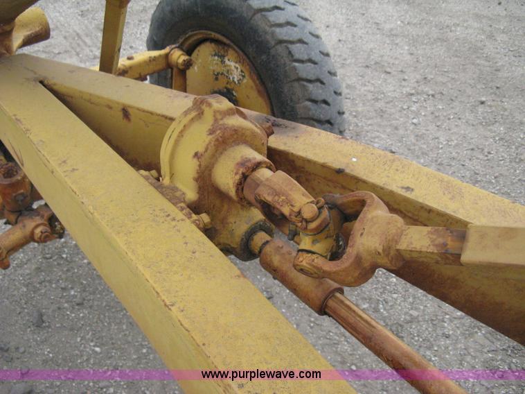 image for item H5323 Caterpillar 212 motor grader