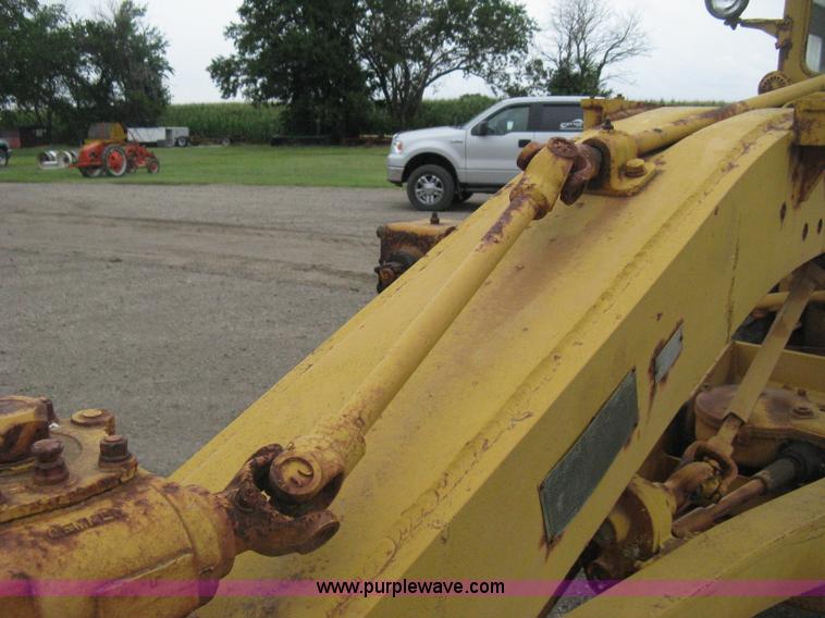 image for item H5323 Caterpillar 212 motor grader