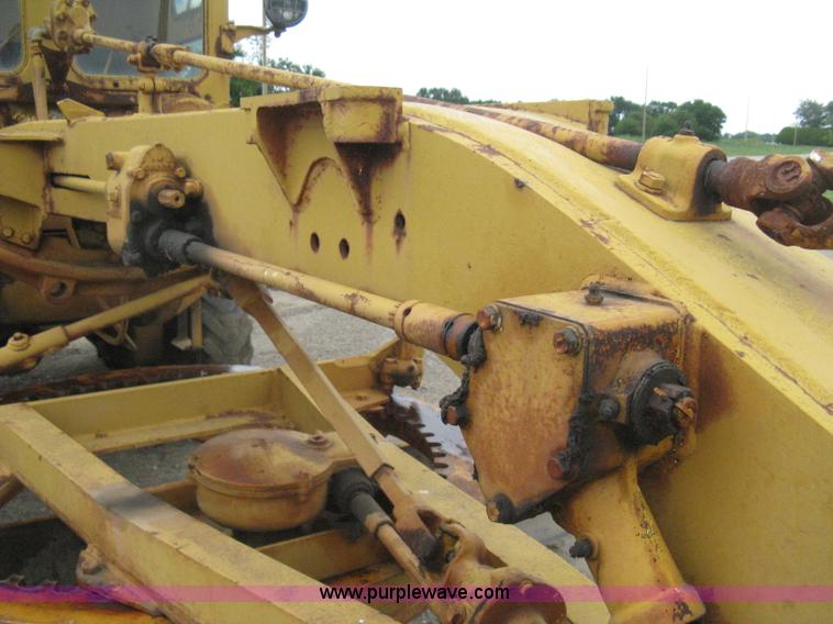 image for item H5323 Caterpillar 212 motor grader