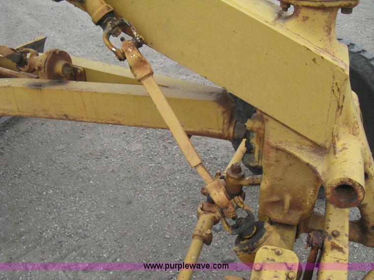 image for item H5323 Caterpillar 212 motor grader