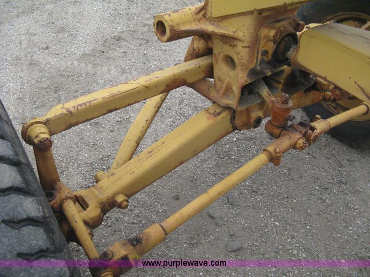 image for item H5323 Caterpillar 212 motor grader