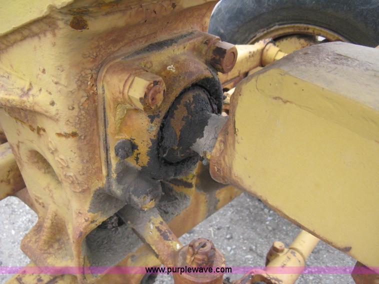 image for item H5323 Caterpillar 212 motor grader