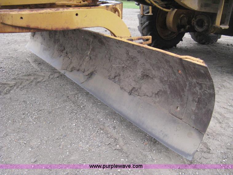 image for item H5323 Caterpillar 212 motor grader