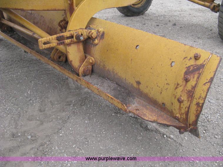 image for item H5323 Caterpillar 212 motor grader