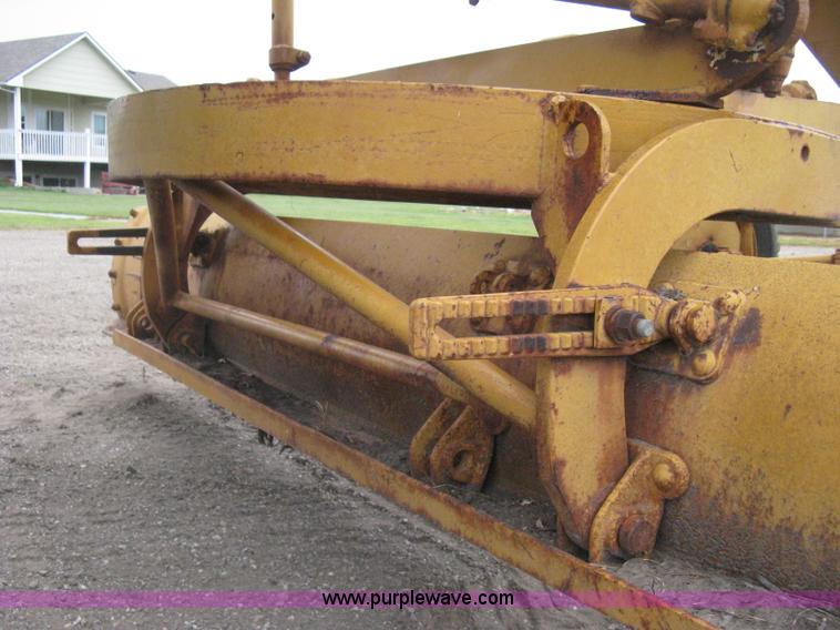 image for item H5323 Caterpillar 212 motor grader