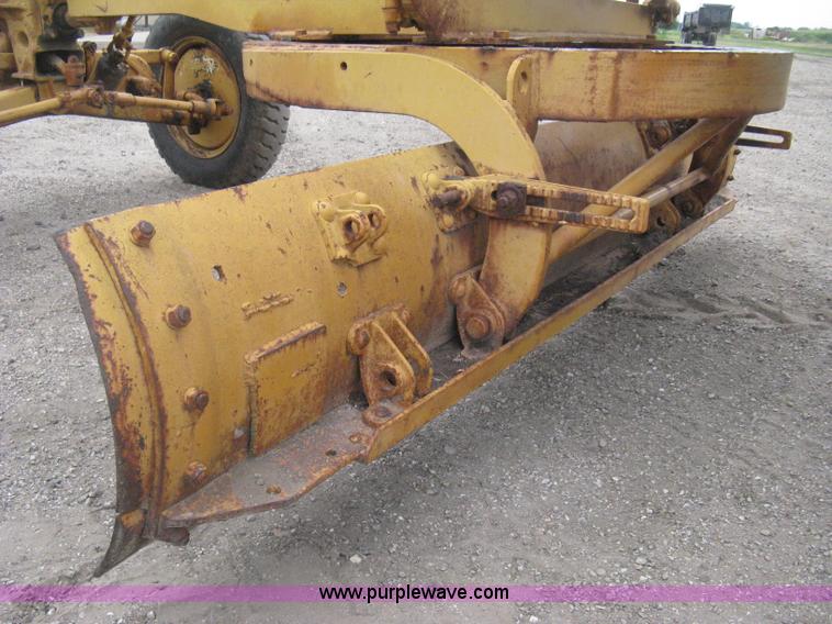 image for item H5323 Caterpillar 212 motor grader