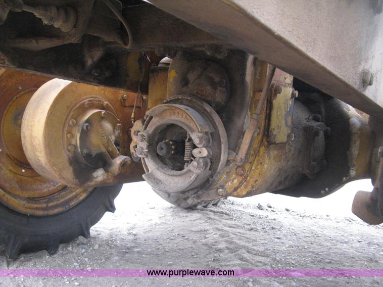 image for item H5323 Caterpillar 212 motor grader