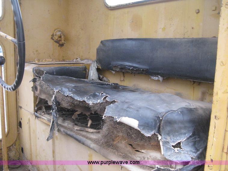 image for item H5323 Caterpillar 212 motor grader