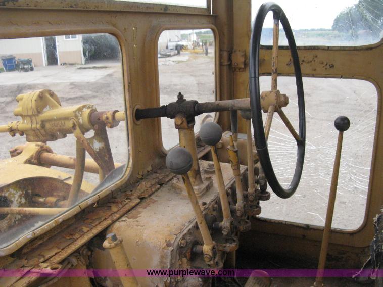 image for item H5323 Caterpillar 212 motor grader