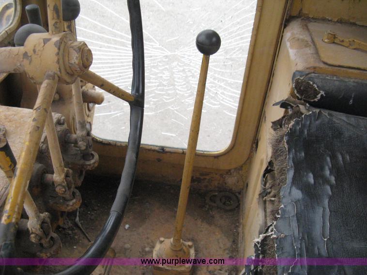 image for item H5323 Caterpillar 212 motor grader