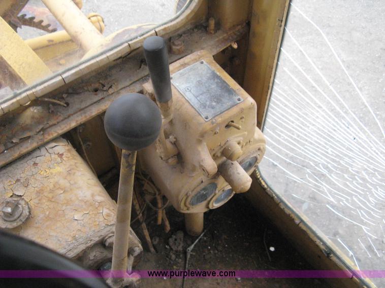 image for item H5323 Caterpillar 212 motor grader