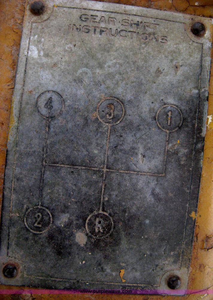 image for item H5323 Caterpillar 212 motor grader