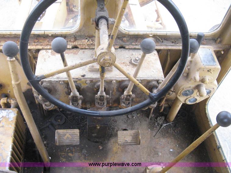 image for item H5323 Caterpillar 212 motor grader