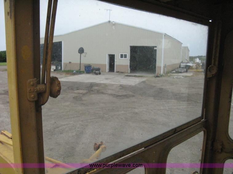 image for item H5323 Caterpillar 212 motor grader