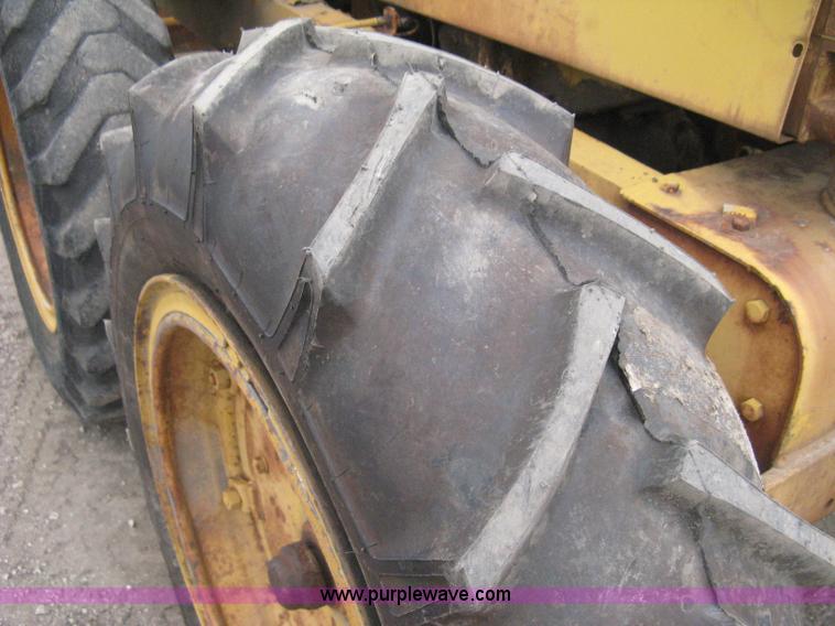 image for item H5323 Caterpillar 212 motor grader