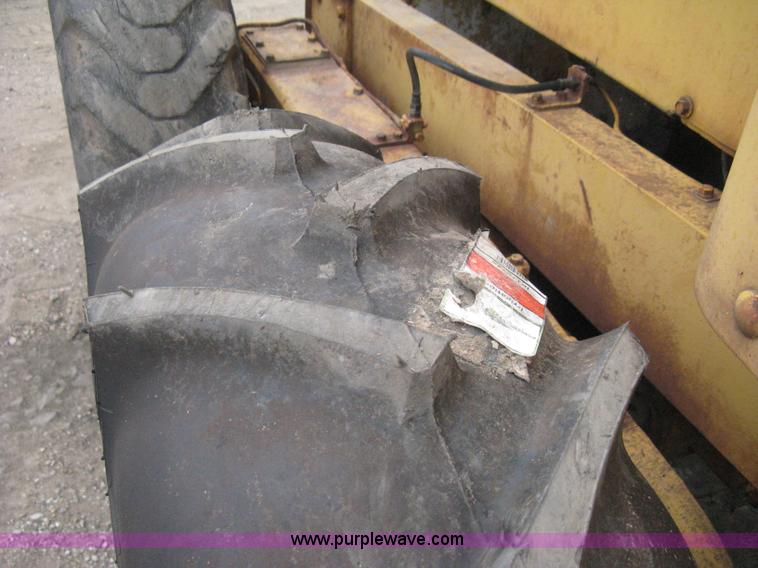 image for item H5323 Caterpillar 212 motor grader